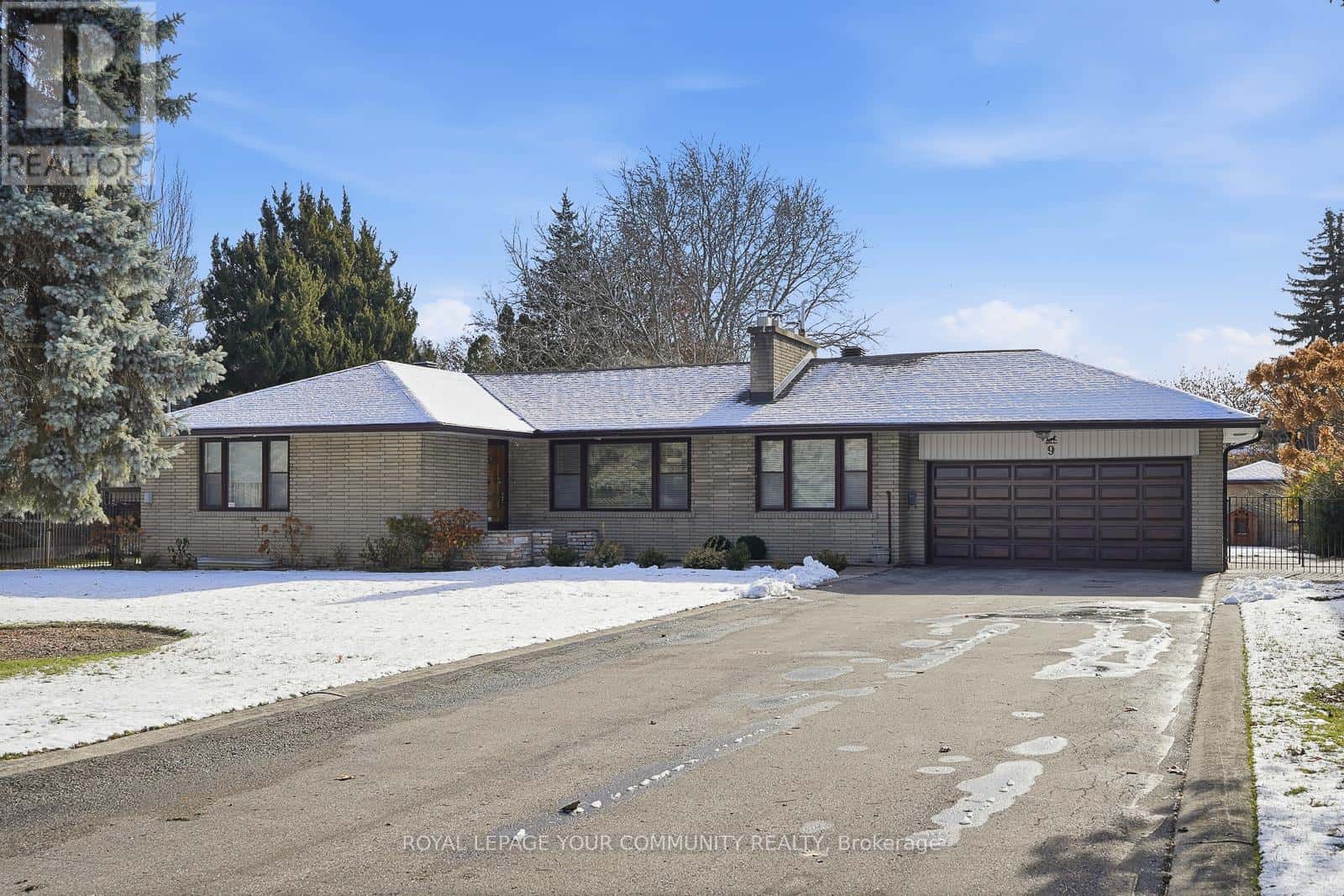 9 WESTMOUNT PARK ROAD — Toronto (Humber Heights), Ontario - Photo 5 of 39