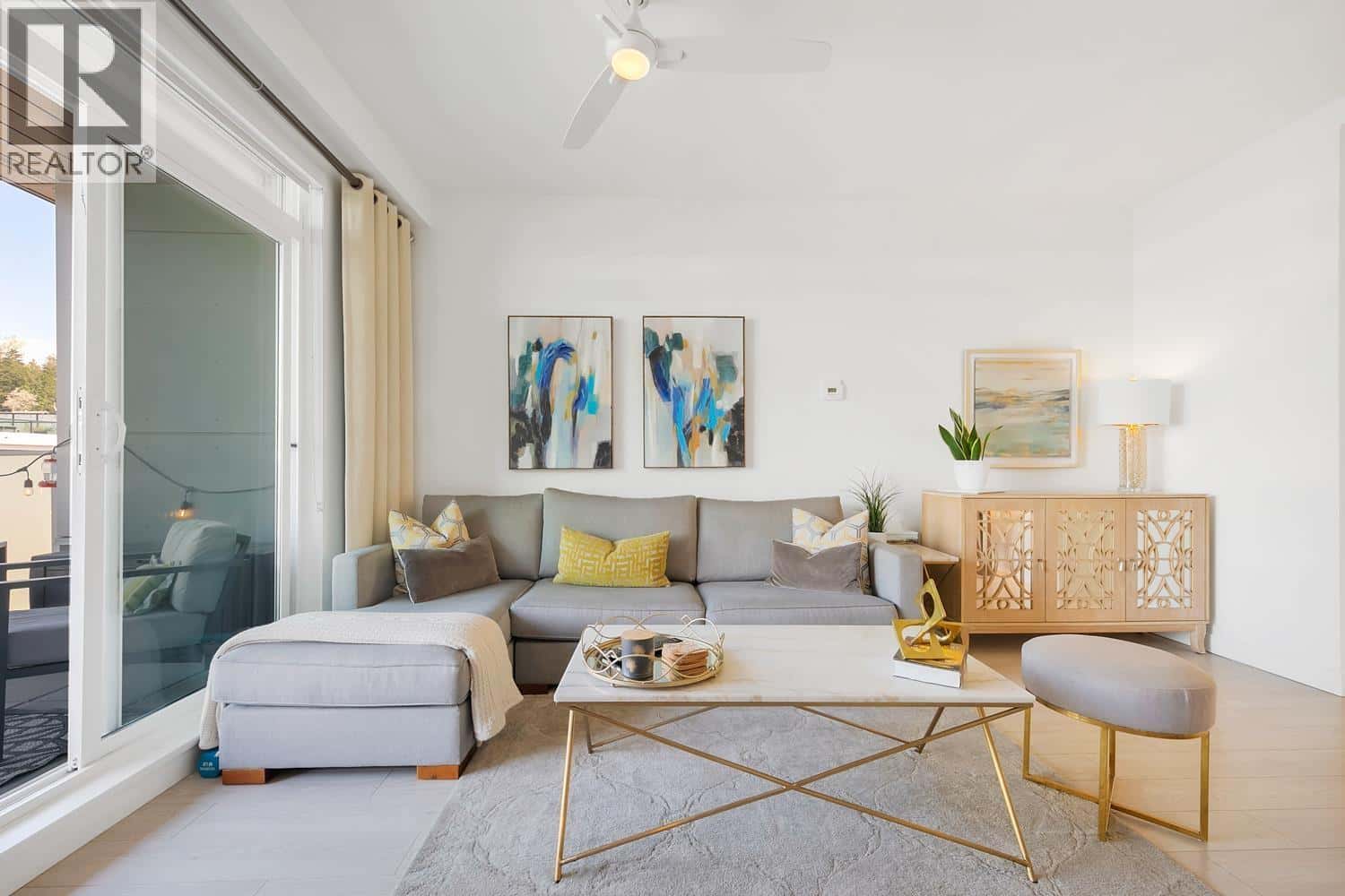 410 711 W 14TH STREET — North Vancouver, British Columbia - Photo 3 of 25