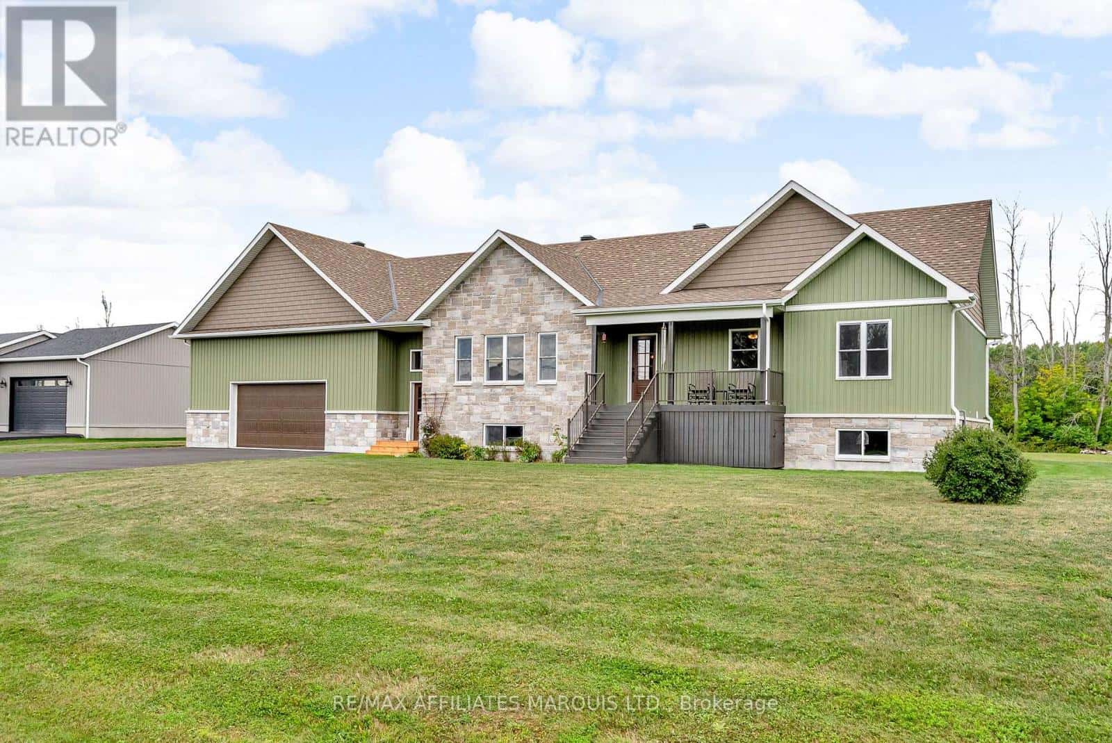 6840 LALONDE BOULEVARD — South Glengarry, Ontario - Photo 2 of 42