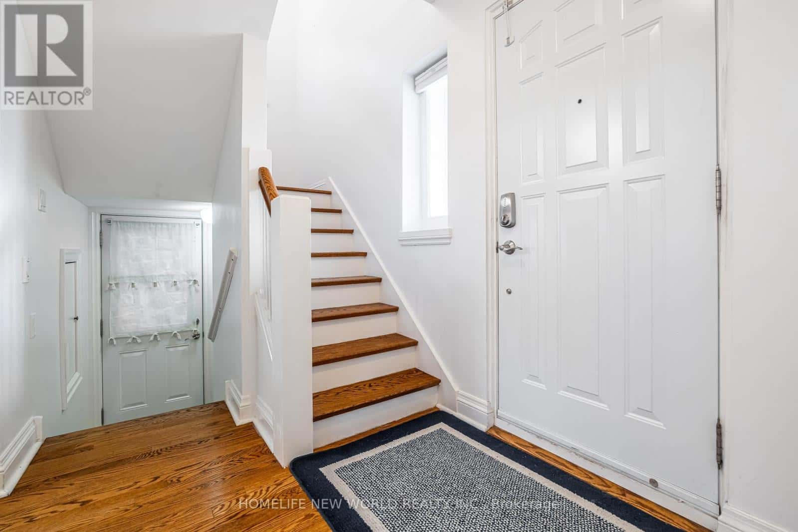 1107 ROYAL YORK ROAD — Toronto (Kingsway South), Ontario - Photo 4 of 31