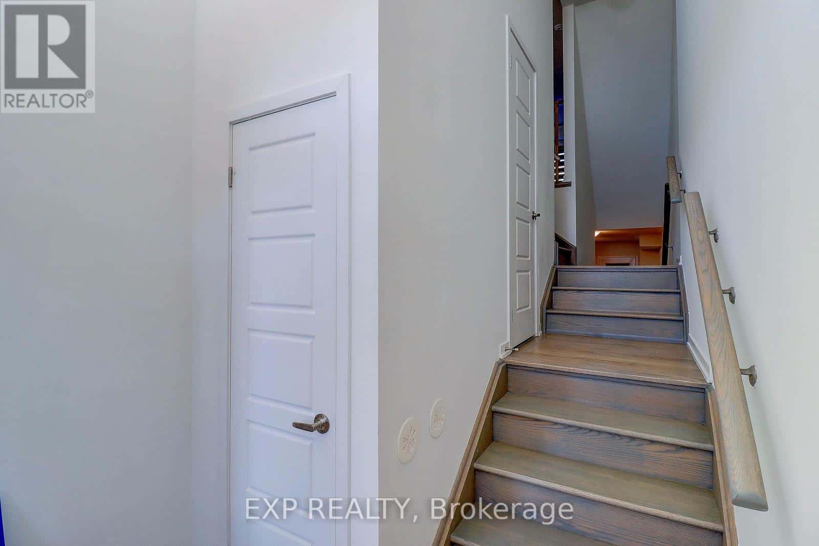 756 HEATHROW PATH — Oshawa (Samac), Ontario - Photo 2 of 32