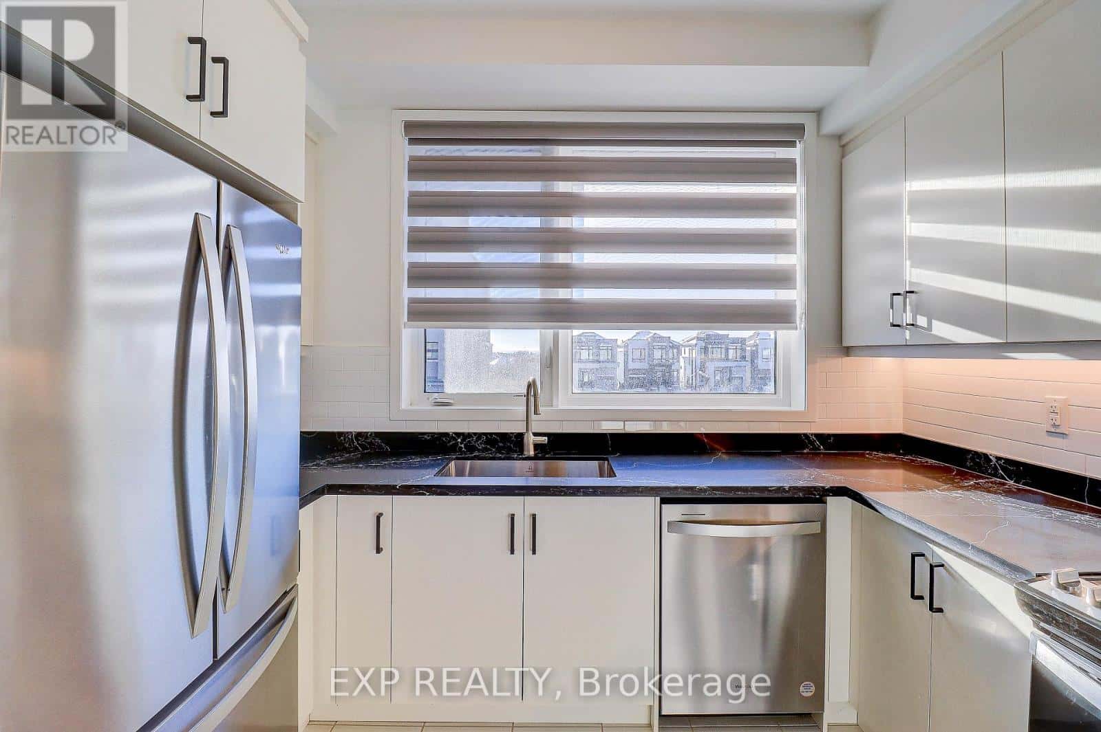 756 HEATHROW PATH — Oshawa (Samac), Ontario - Photo 3 of 32