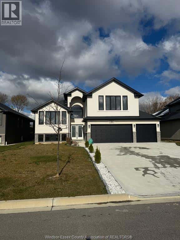 70 NOBLE Unit# UPPER — Amherstburg, Ontario - Photo 2 of 15