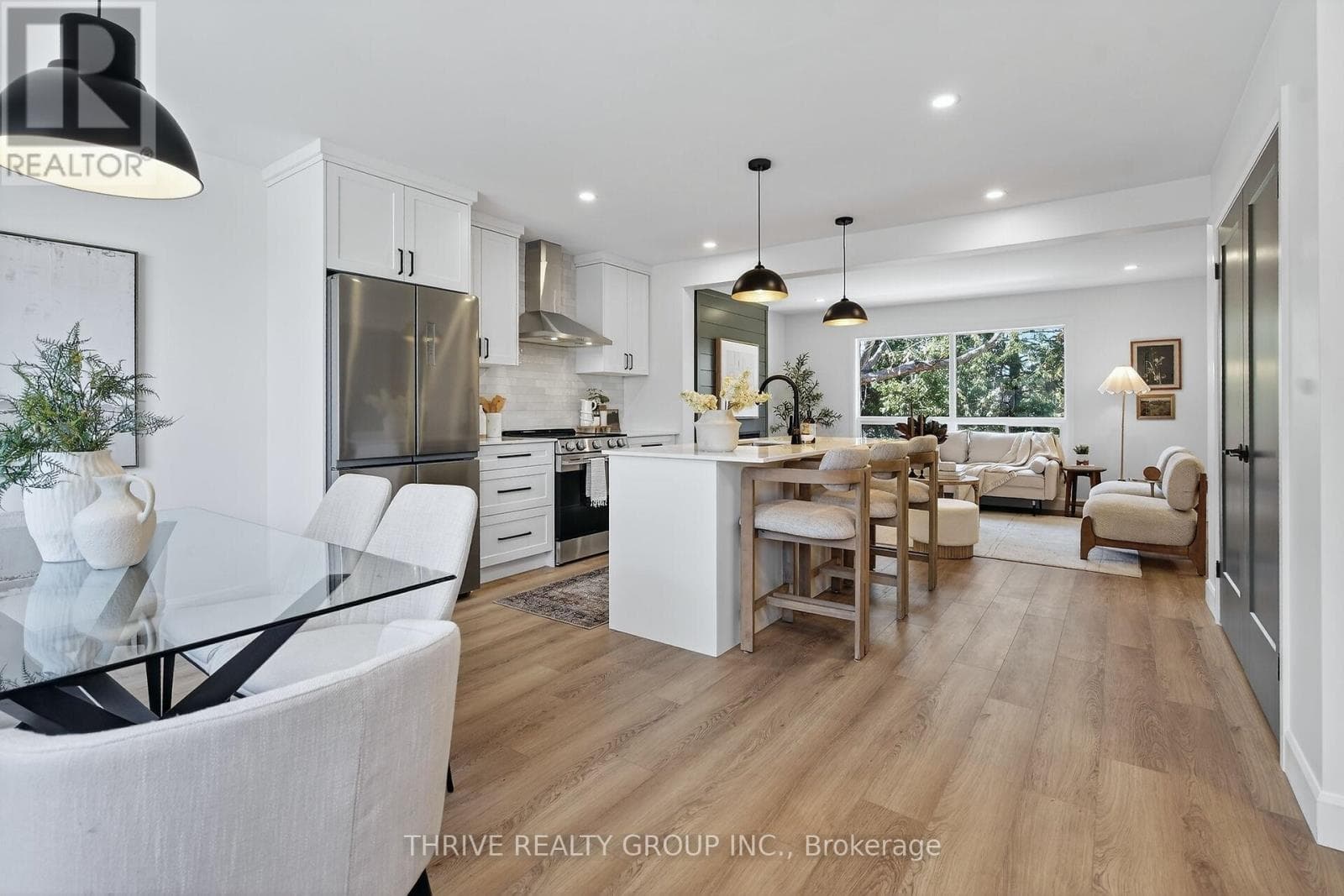 27 - 35 WATERMAN AVENUE — London South (South R), Ontario - Main photo