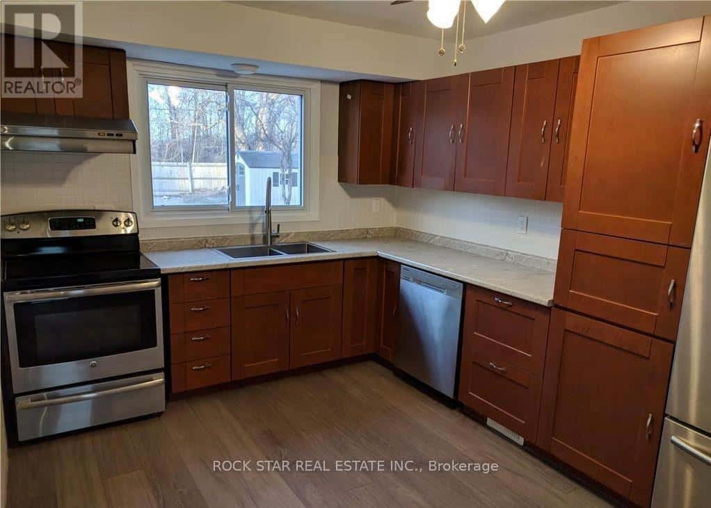 34 PRESTON PLACE — Welland (N. Welland), Ontario - Photo 5 of 24