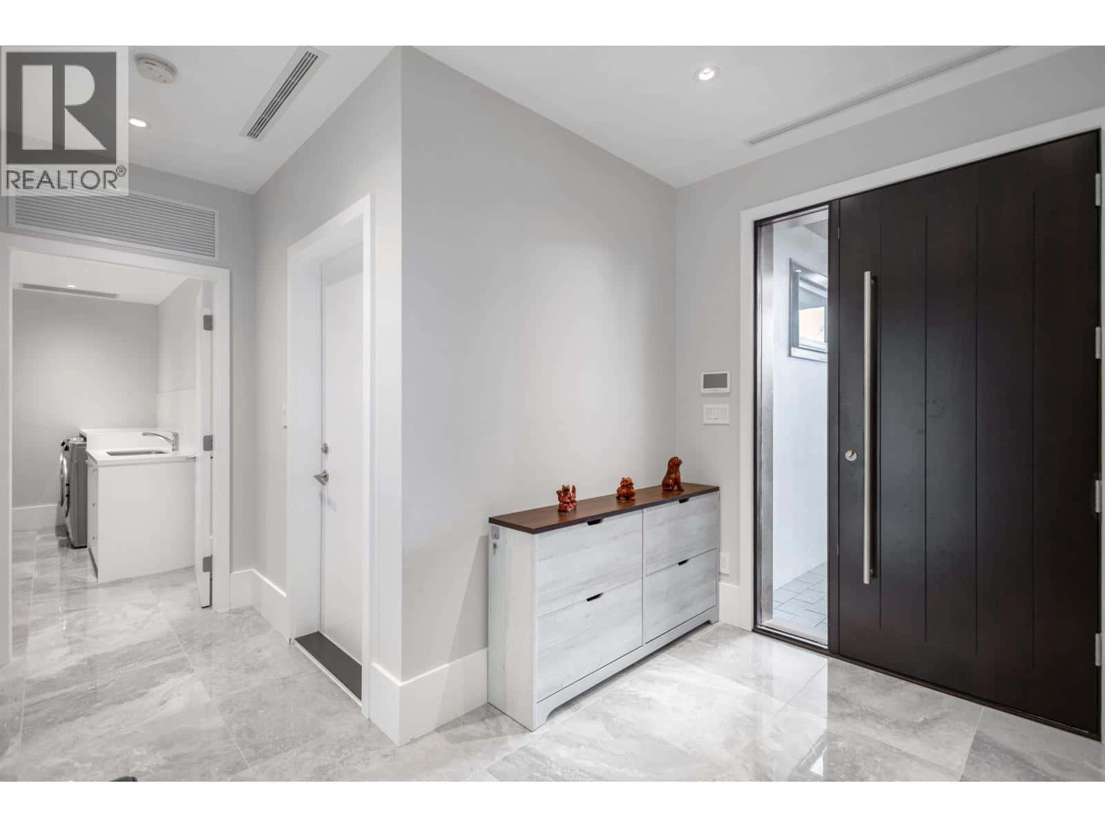 2997 BURFIELD PLACE — West Vancouver, British Columbia - Photo 4 of 39