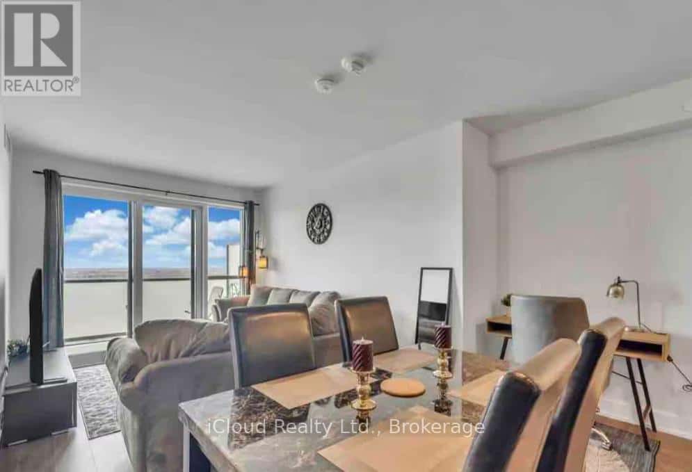 1917 - 2550 SIMCOE STREET N — Oshawa (Windfields), Ontario - Photo 5 of 22