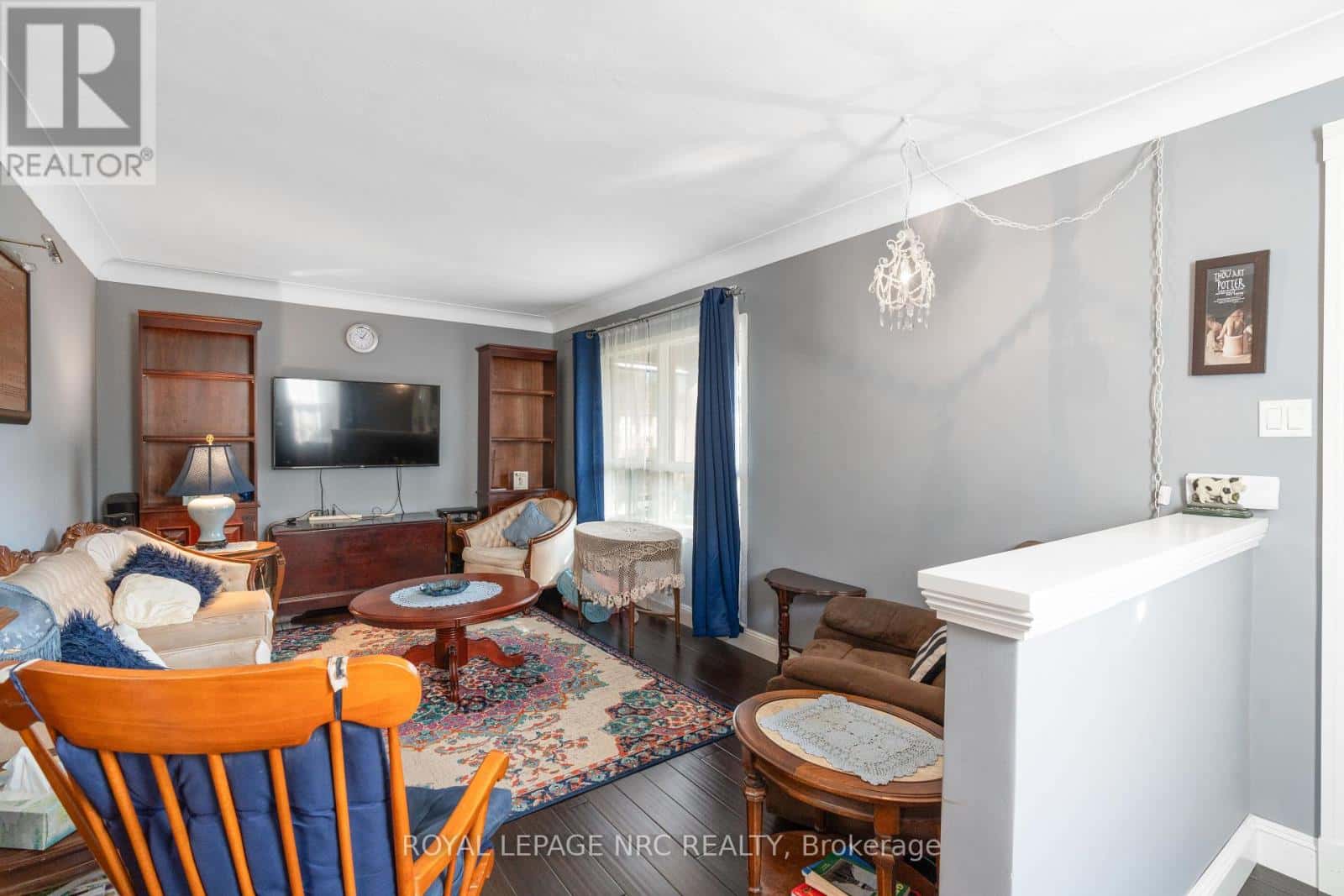 11 CLEVELAND STREET — Thorold (Thorold Downtown), Ontario - Photo 4 of 14