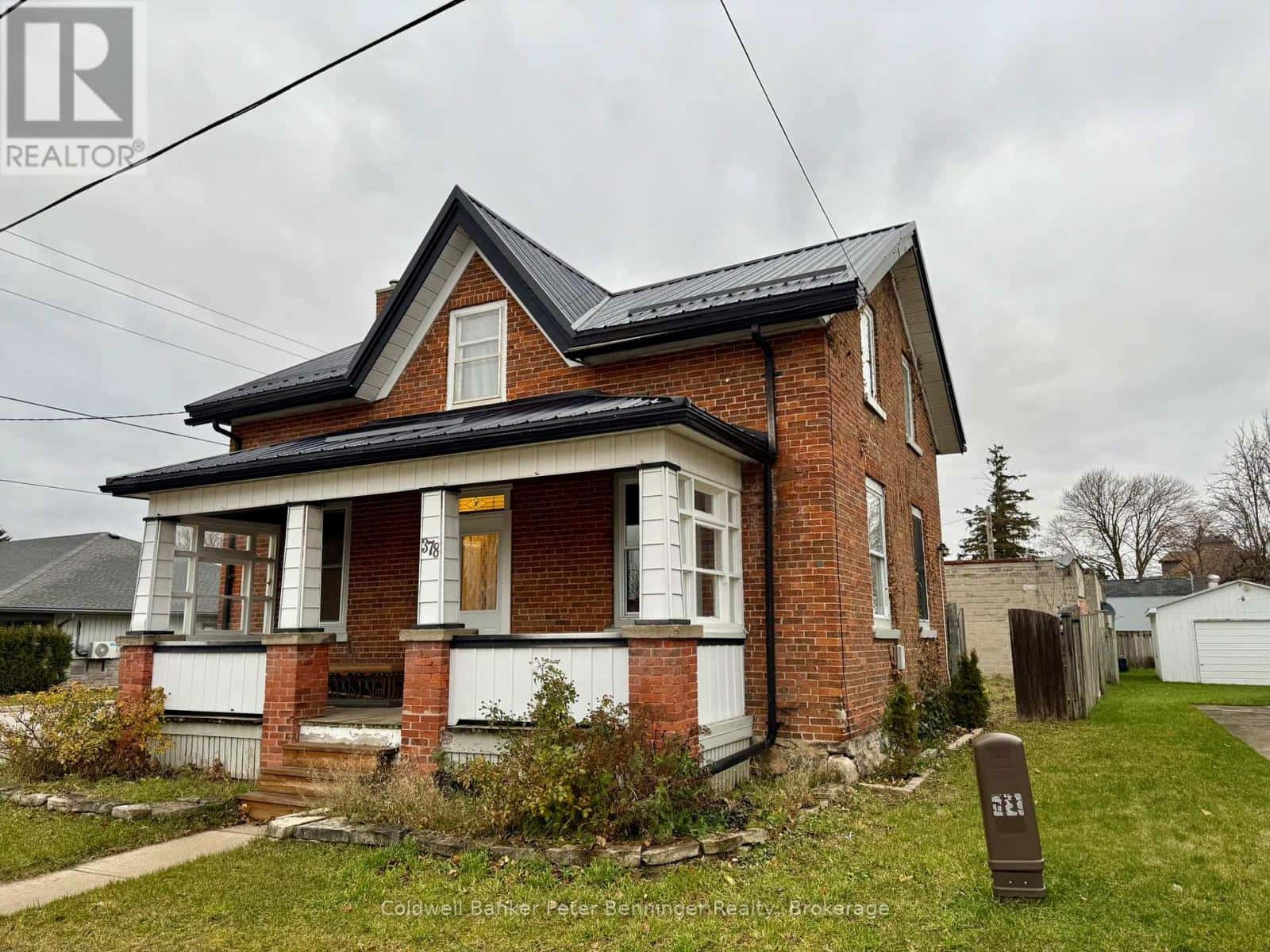 378 11TH STREET — Hanover, Ontario - Photo 3 of 39