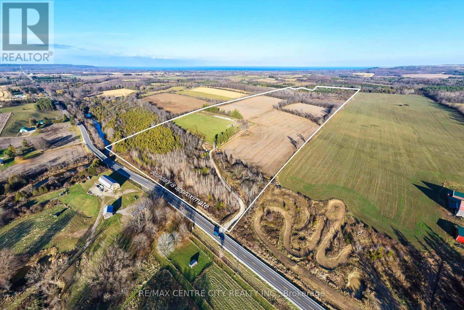 PT LT 11 CONC 7 — Meaford, Ontario - Photo 2 of 17