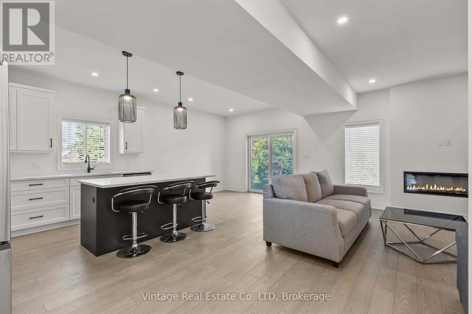 181 HODGKINS AVENUE — Thorold (Allanburg/Thorold South), Ontario - Photo 3 of 23