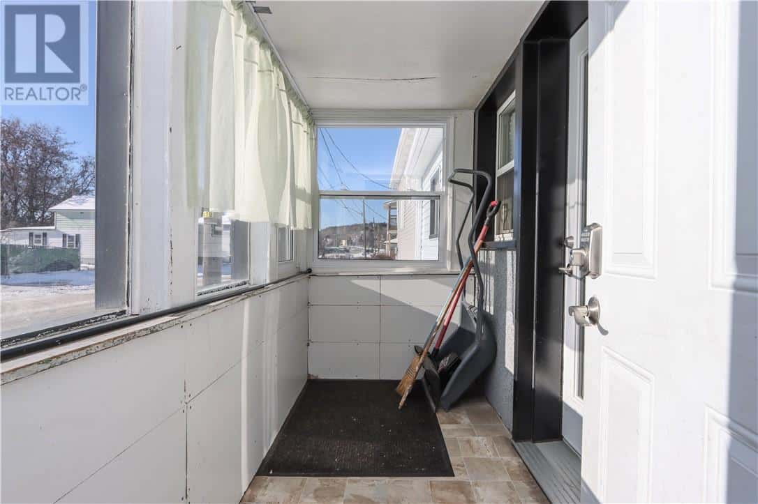 382 Agnes Street — Sudbury, Ontario - Photo 5 of 19