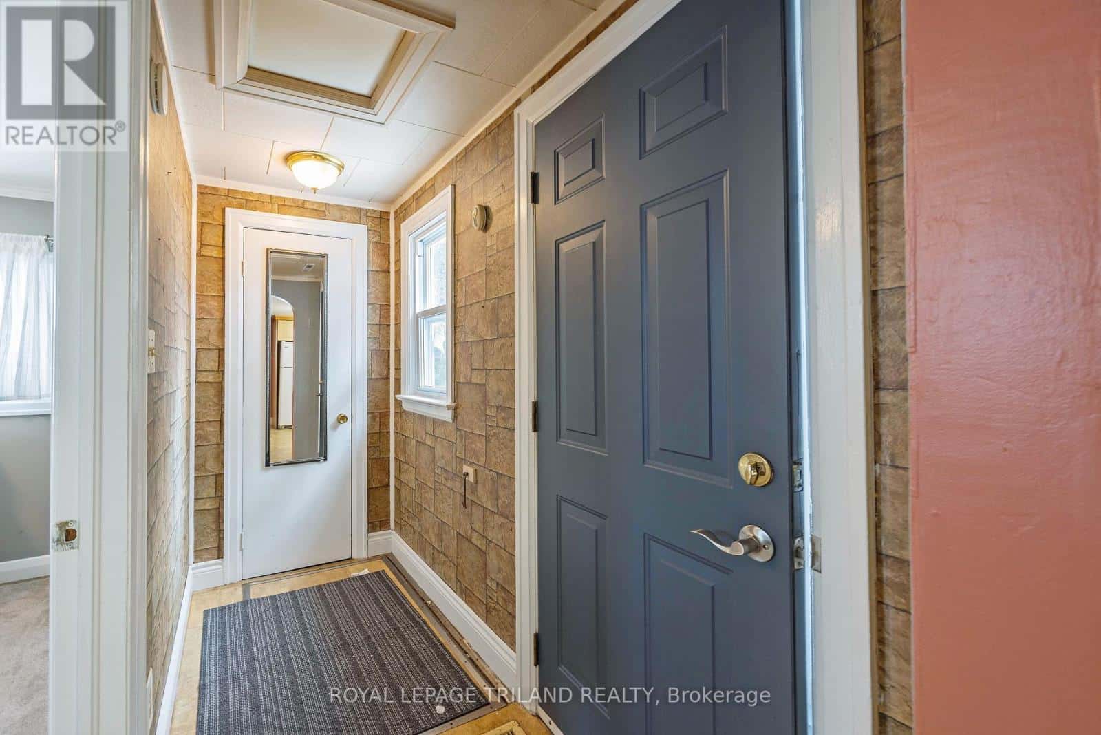 136 ST GEORGE STREET — Central Elgin (Lynhurst), Ontario - Photo 3 of 27