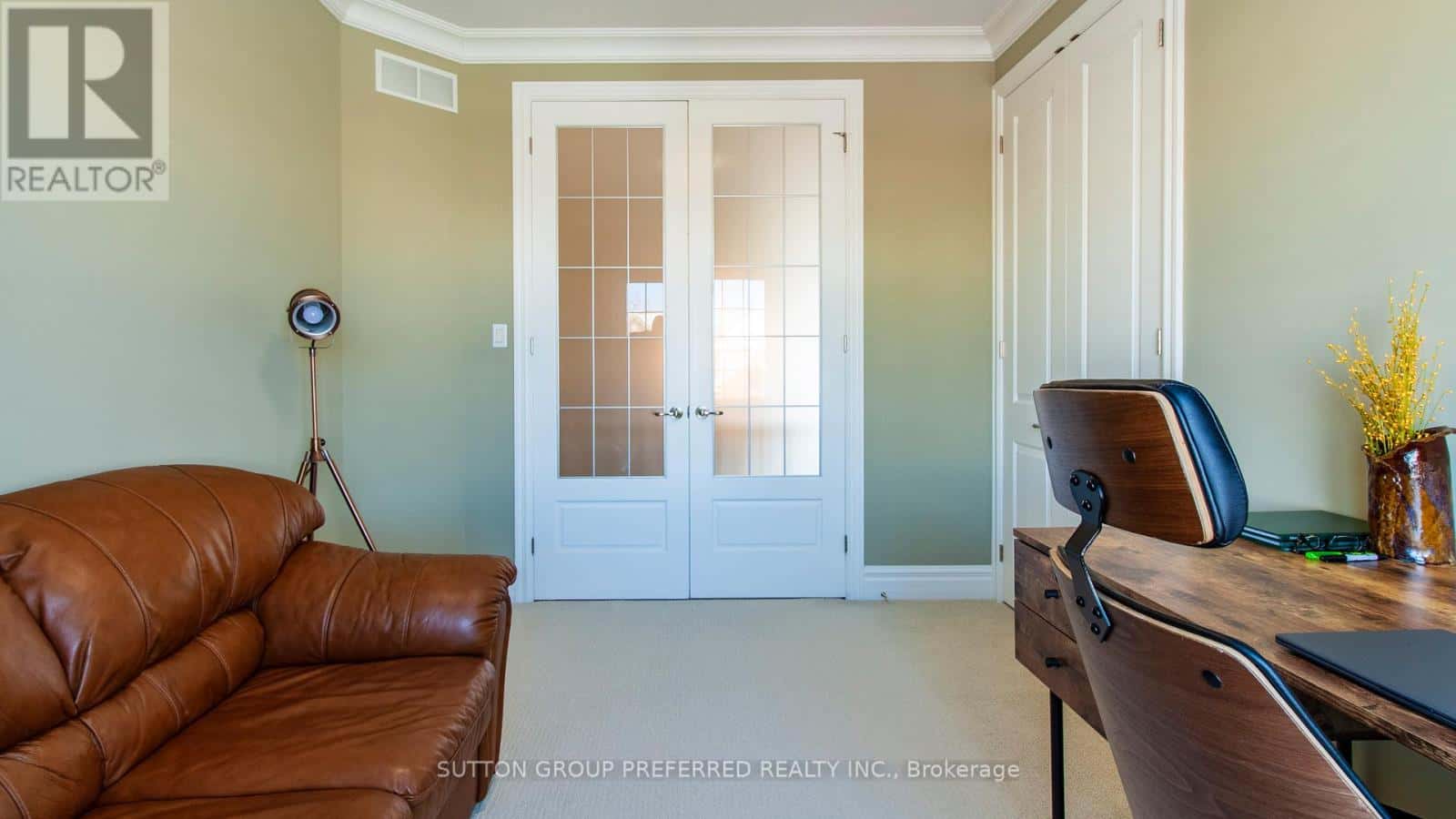 369 SKYLINE AVENUE — London North (North B), Ontario - Photo 4 of 48