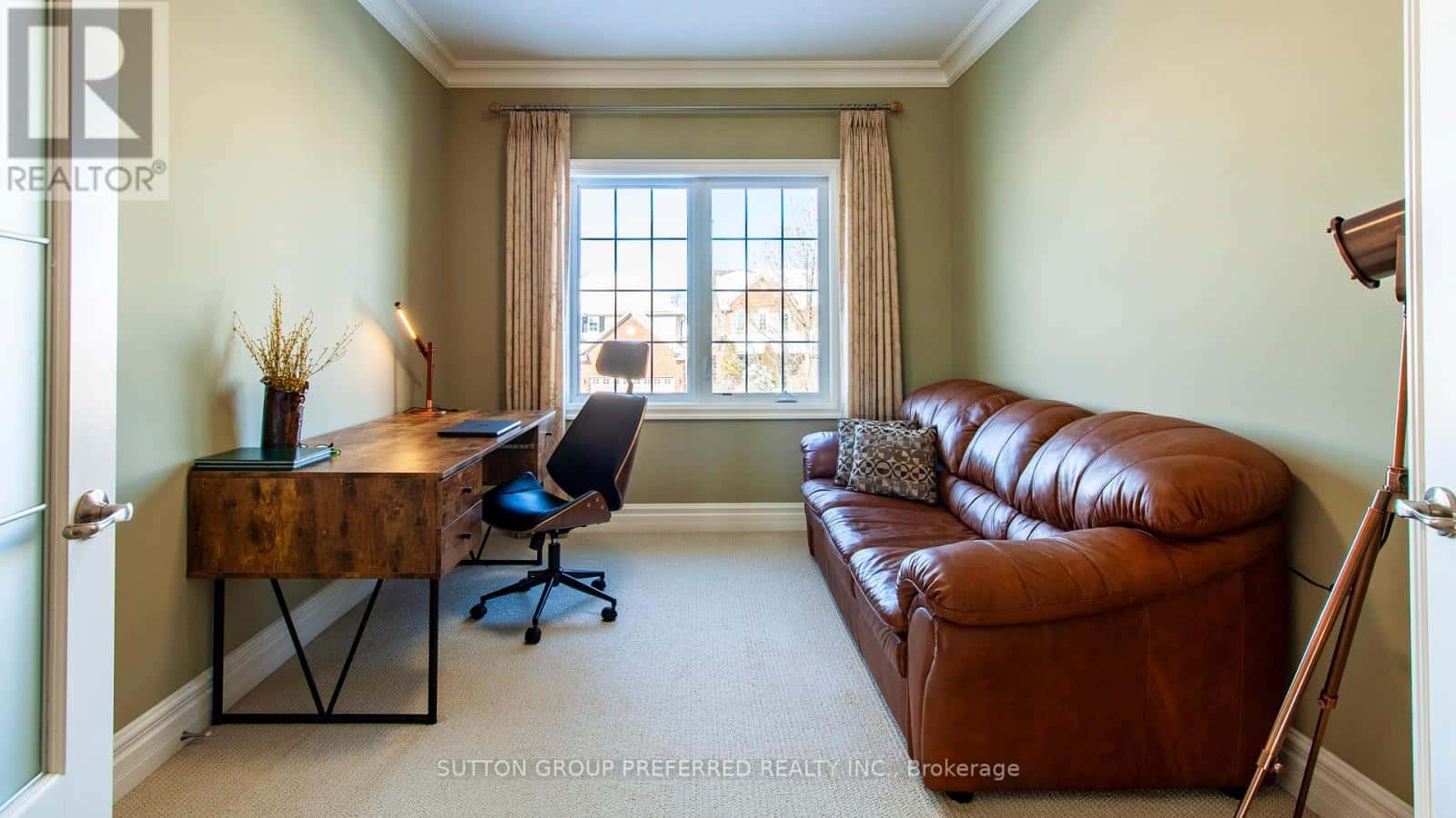 369 SKYLINE AVENUE — London North (North B), Ontario - Photo 5 of 48