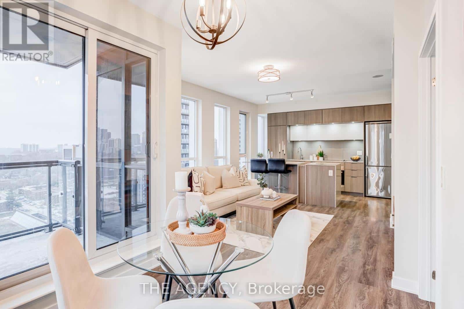 2009 - 55 REGENT PARK BOULEVARD — Toronto (Regent Park), Ontario - Photo 3 of 45