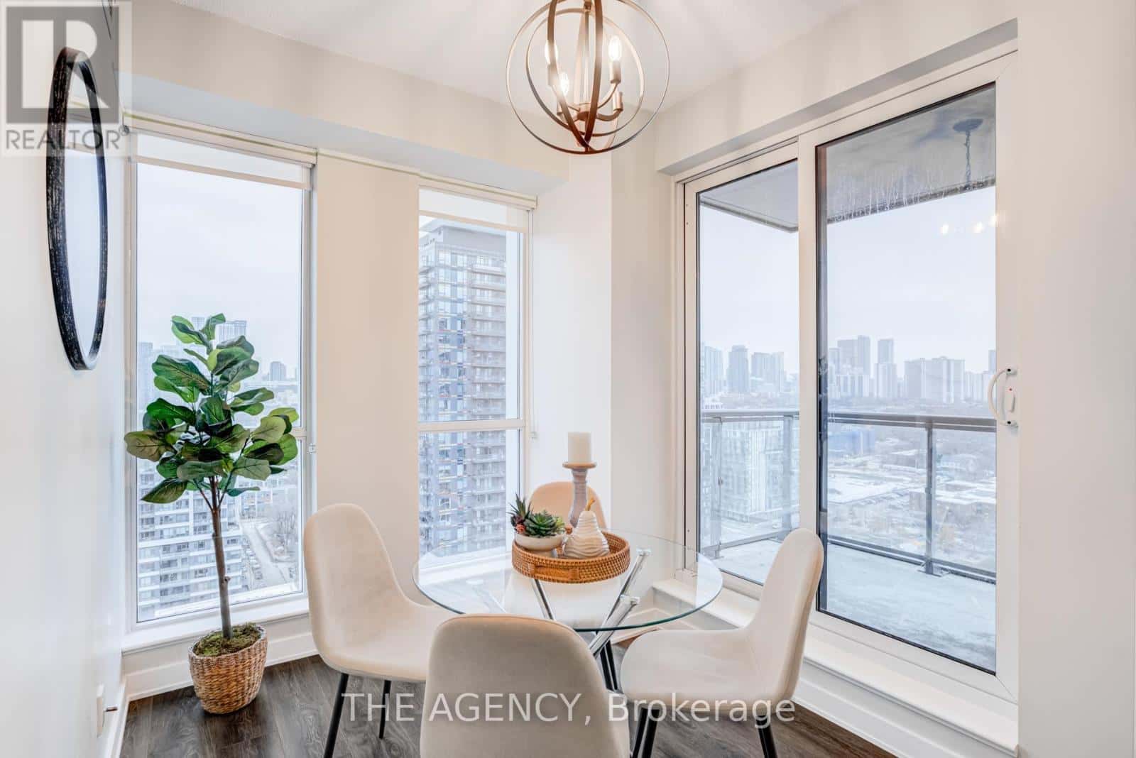 2009 - 55 REGENT PARK BOULEVARD — Toronto (Regent Park), Ontario - Photo 5 of 45