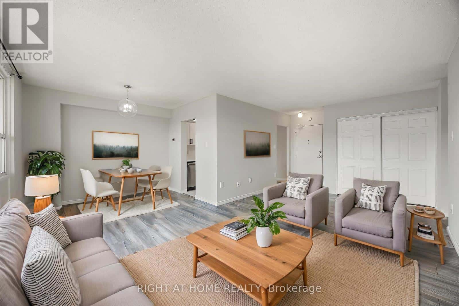 808 - 1966 MAIN STREET W — Hamilton (Ainslie Wood), Ontario - Photo 5 of 30