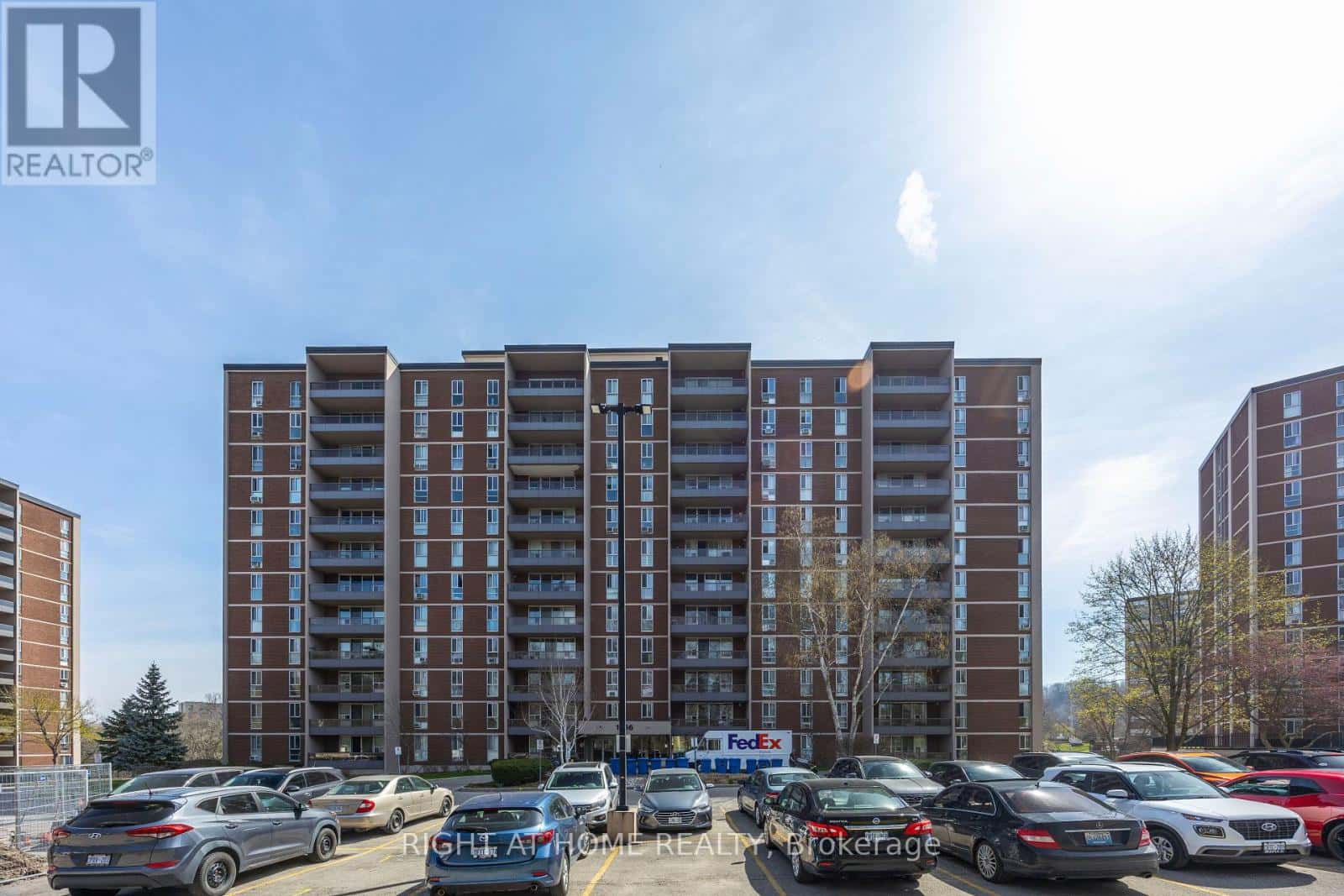 808 - 1966 MAIN STREET W — Hamilton (Ainslie Wood), Ontario - Photo 2 of 30