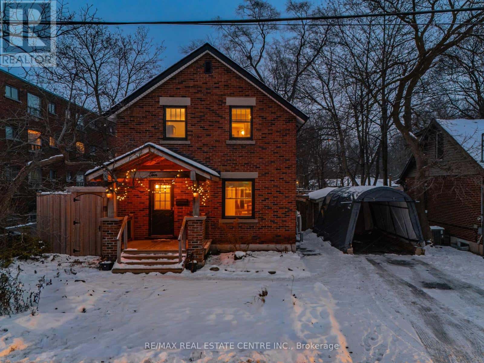 10 SPEEDVALE AVENUE W — Guelph (Exhibition Park), Ontario - Photo 2 of 48