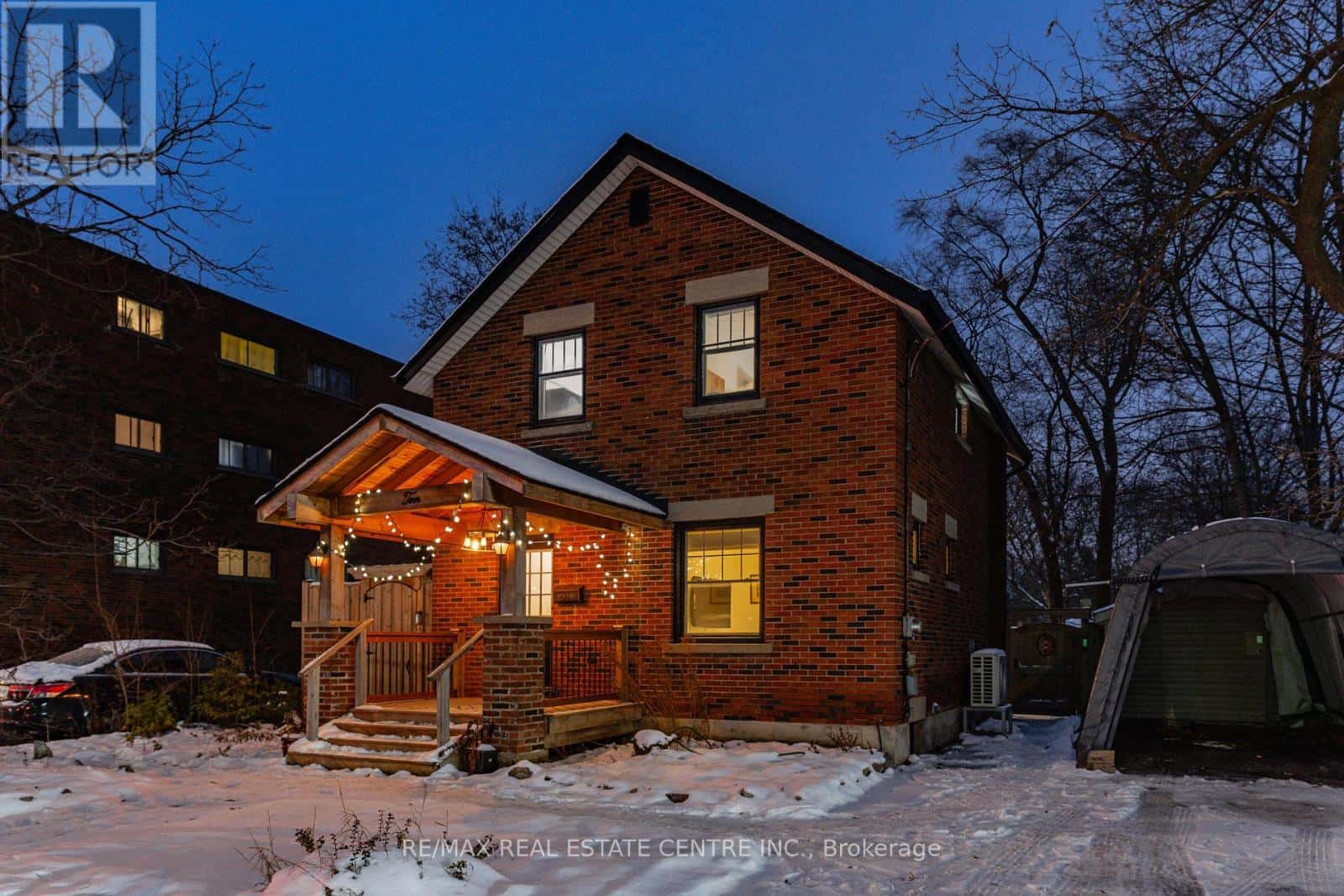 10 SPEEDVALE AVENUE W — Guelph (Exhibition Park), Ontario - Photo 4 of 48