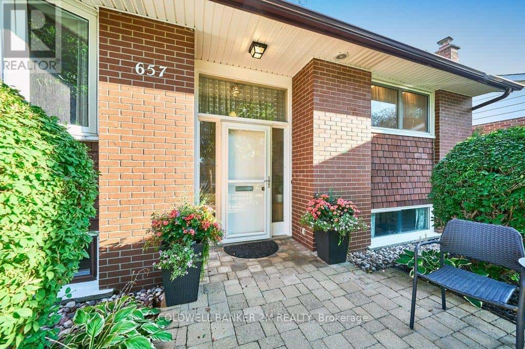 657 BALMORAL DRIVE — Oshawa (McLaughlin), Ontario - Photo 5 of 45