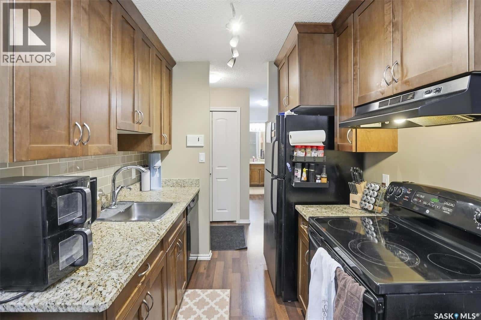 205 250 Pinehouse PLACE — Saskatoon, Saskatchewan - Photo 4 of 22