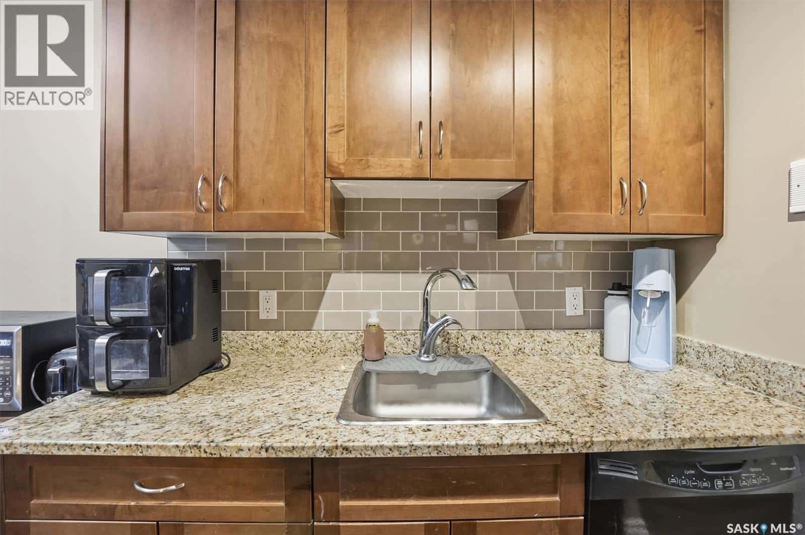 205 250 Pinehouse PLACE — Saskatoon, Saskatchewan - Photo 5 of 22