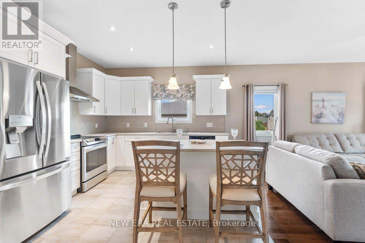 17 DORCHESTER DRIVE — Prince Edward County (Wellington Ward), Ontario - Photo 5 of 30