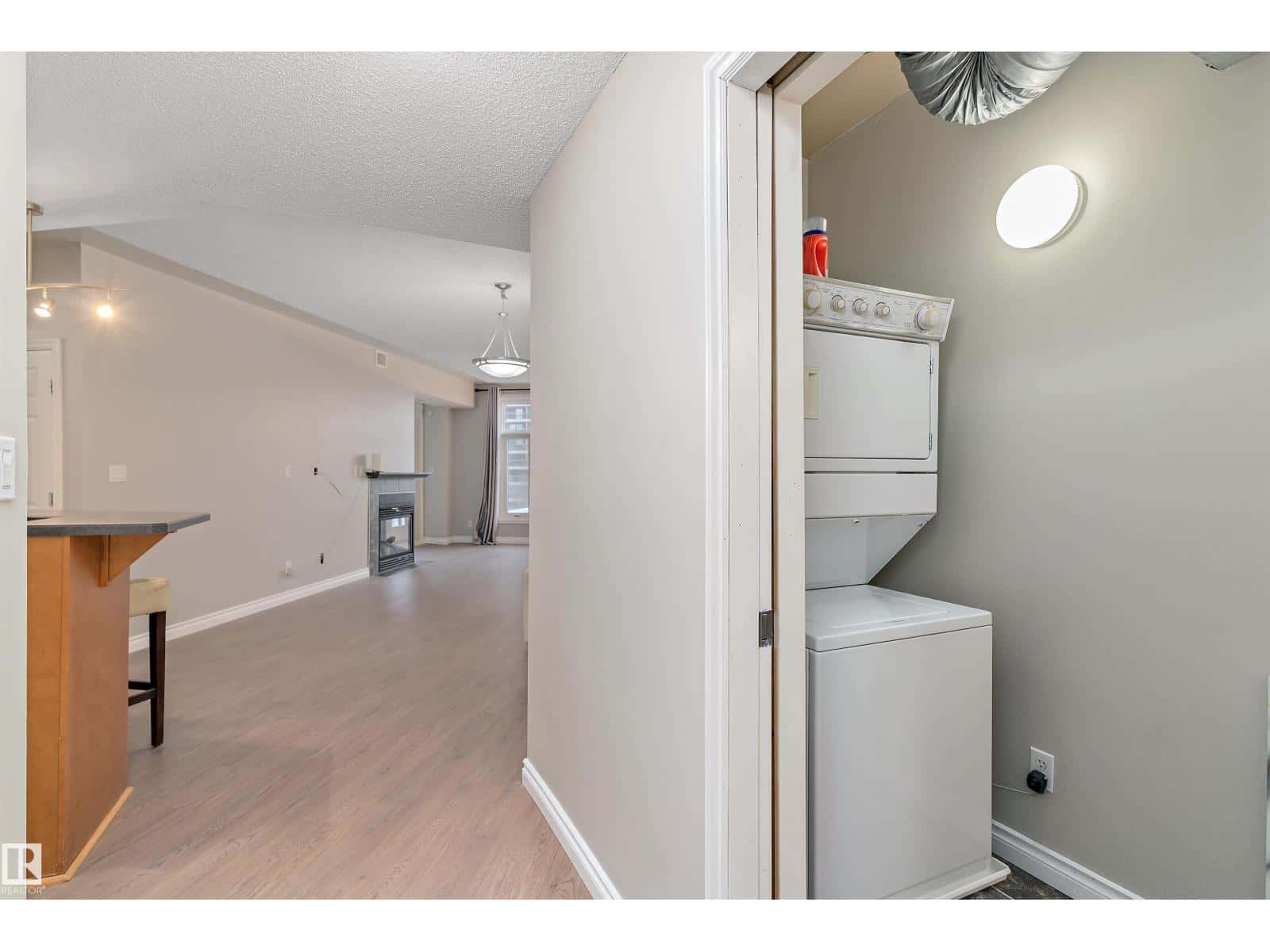 #402 9020 JASPER AV NW — Edmonton, Alberta - Photo 4 of 40