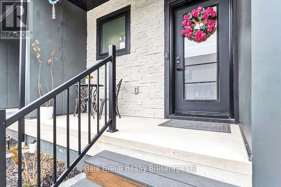 602 - 361 QUARTER TOWN LINE — Tillsonburg, Ontario - Photo 3 of 44