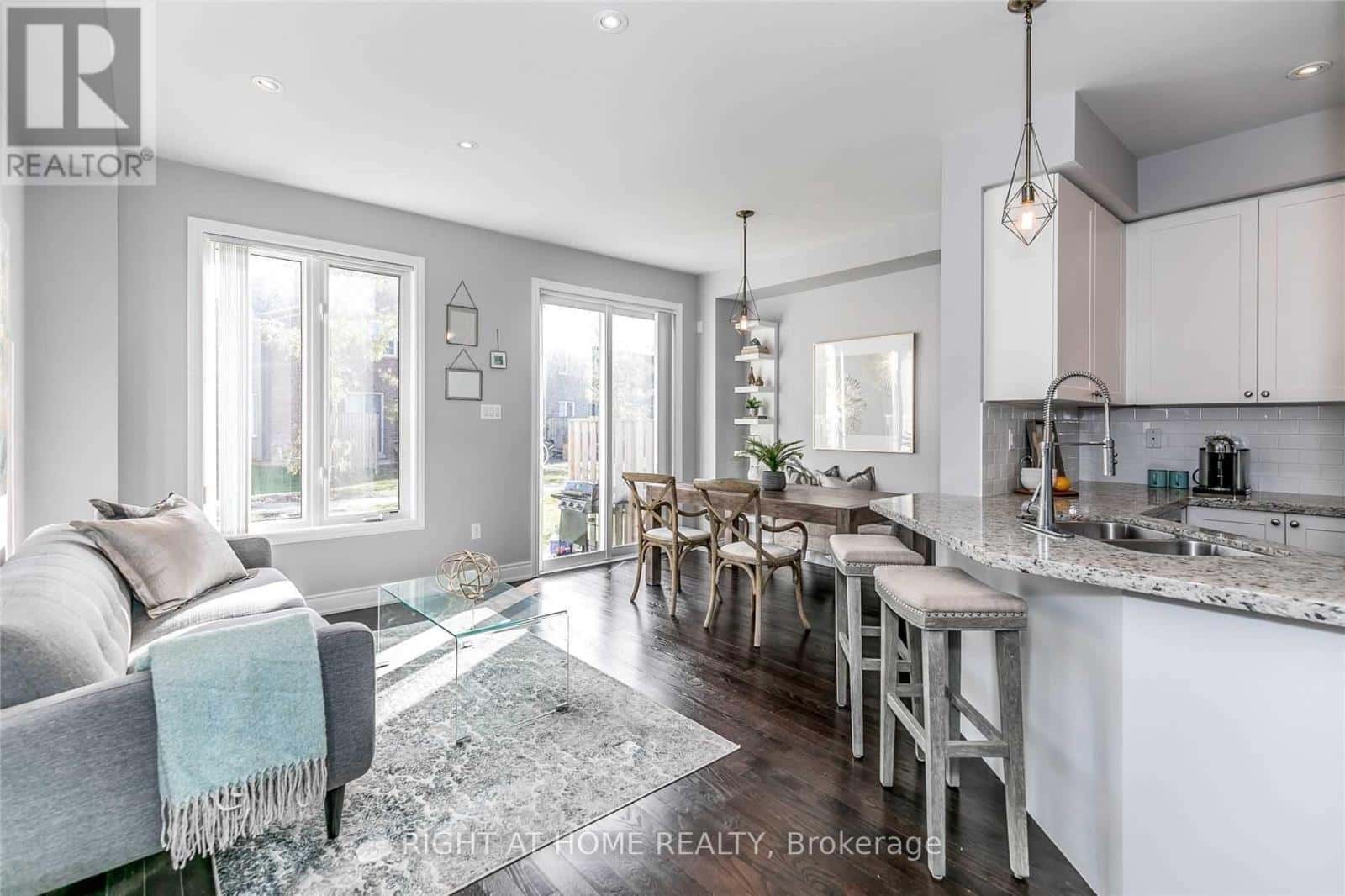 23 - 751 WENDY CULBERT CRESCENT — Newmarket (Stonehaven-Wyndham), Ontario - Photo 3 of 20