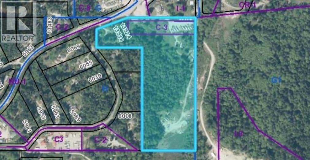 13524 SUNSHINE COAST HIGHWAY — Pender Harbour, British Columbia - Photo 2 of 17