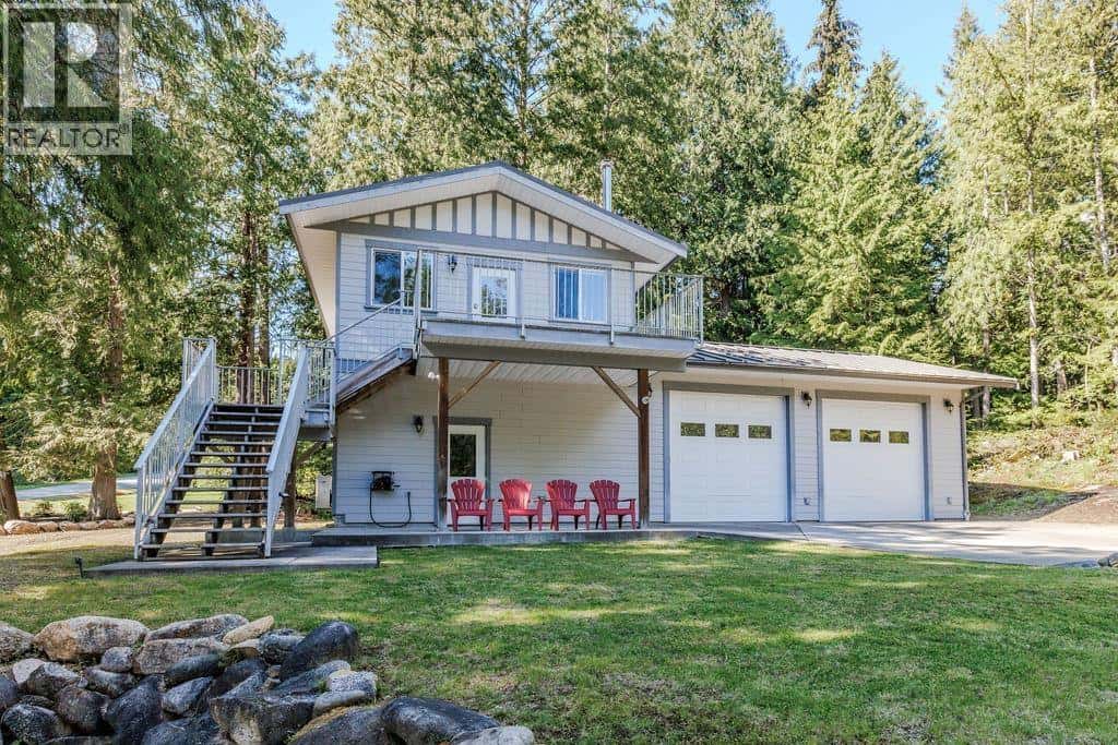 1356 ROBERTS CREEK ROAD — Roberts Creek, British Columbia - Photo 4 of 40