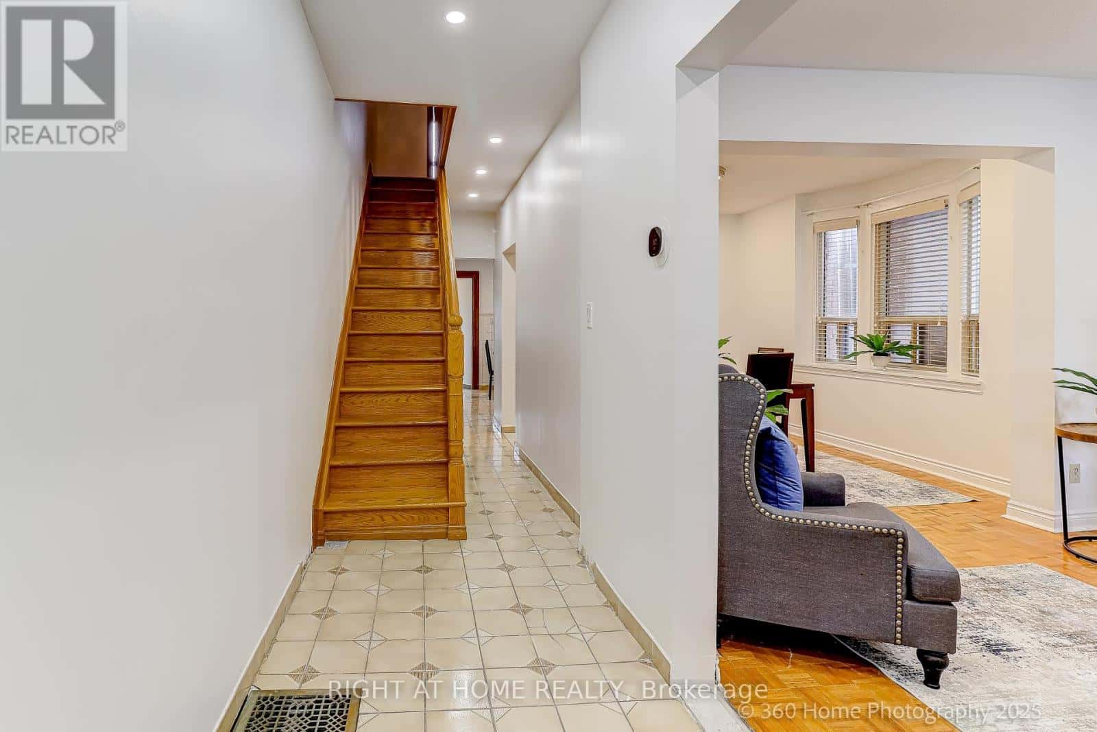 709 DUPONT STREET — Toronto (Dovercourt-Wallace Emerson-Junction), Ontario - Photo 4 of 21