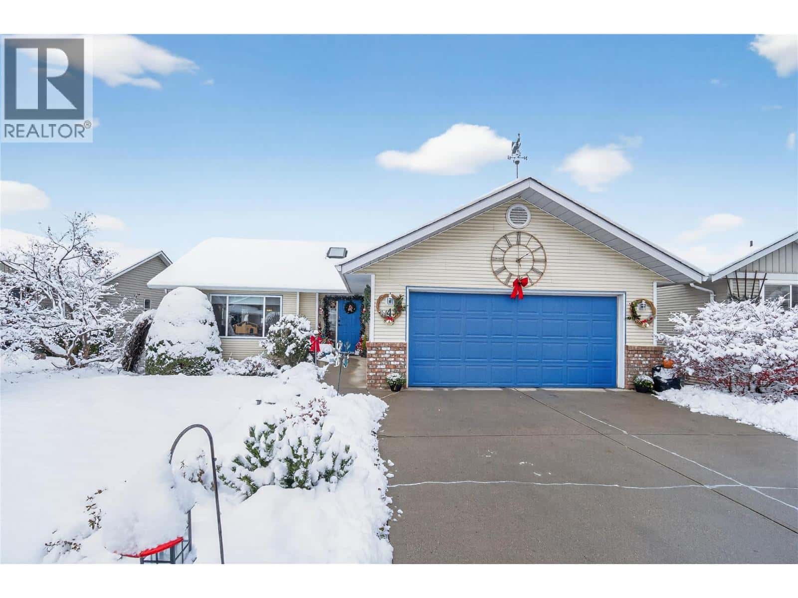 801 20th Street NE Unit# 4 — Salmon Arm, British Columbia - Photo 4 of 53