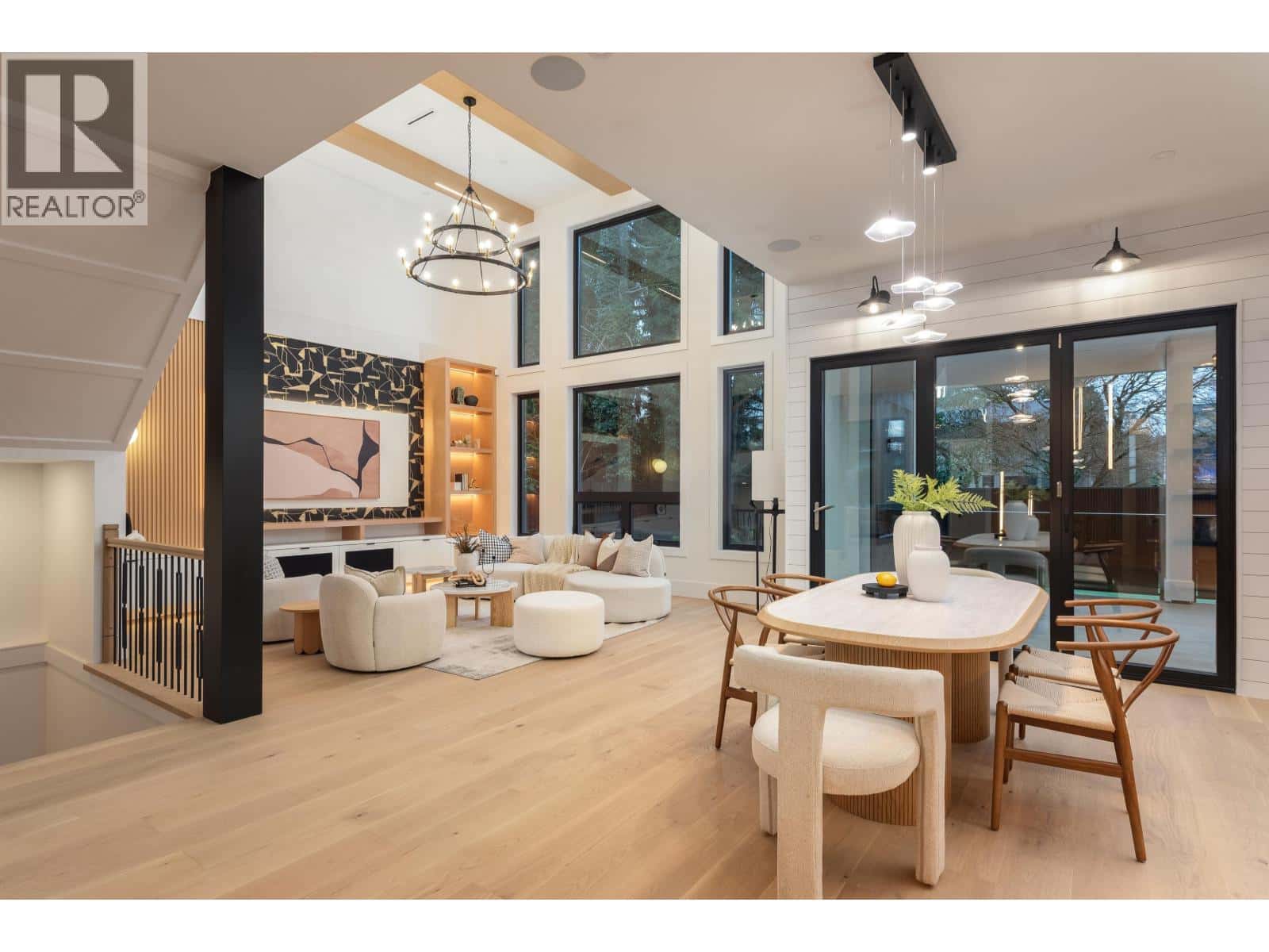 881 PORTER STREET — Coquitlam, British Columbia - Photo 4 of 40