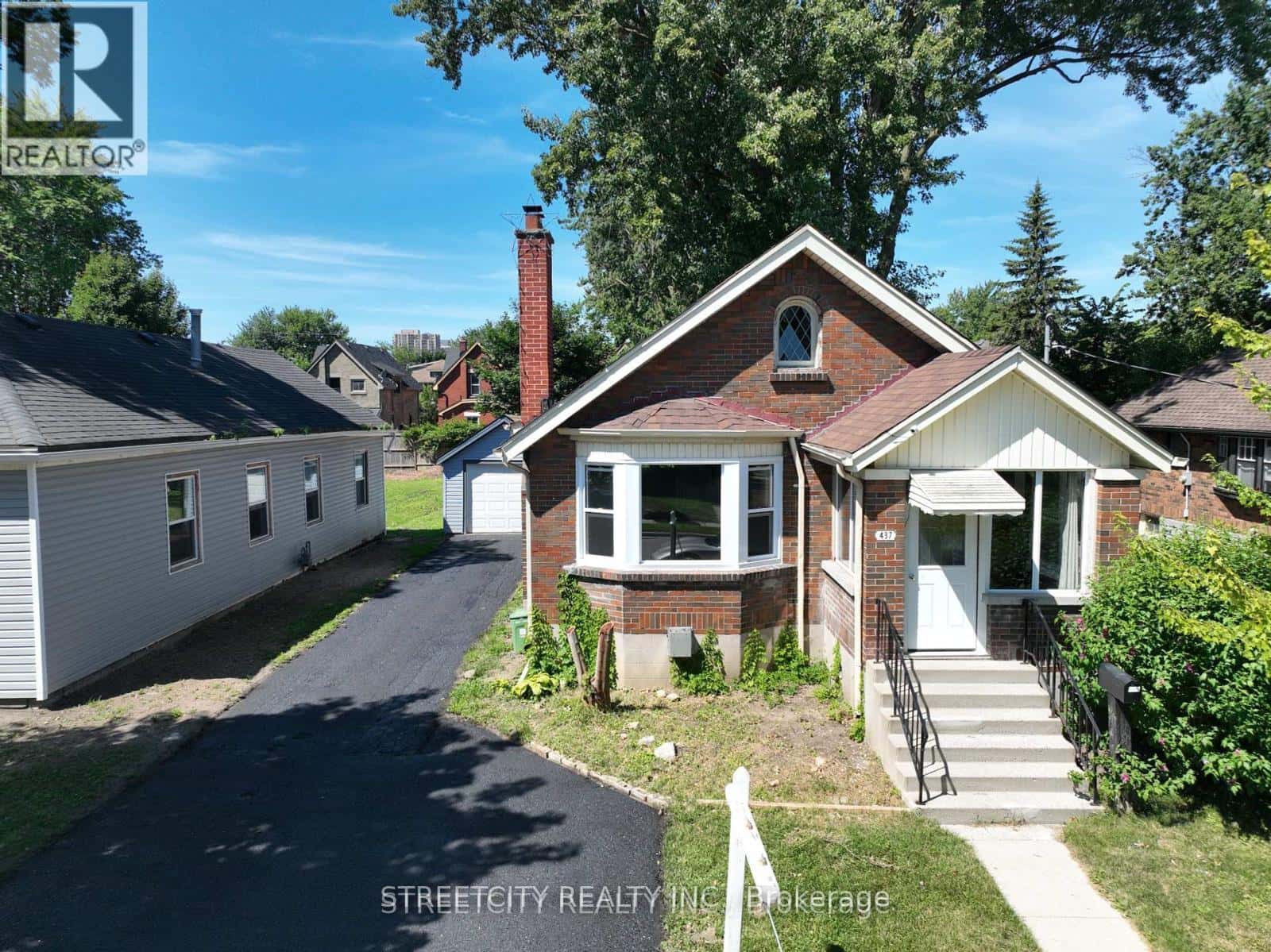 437 CHARLOTTE STREET — London East (East G), Ontario - Photo 2 of 49