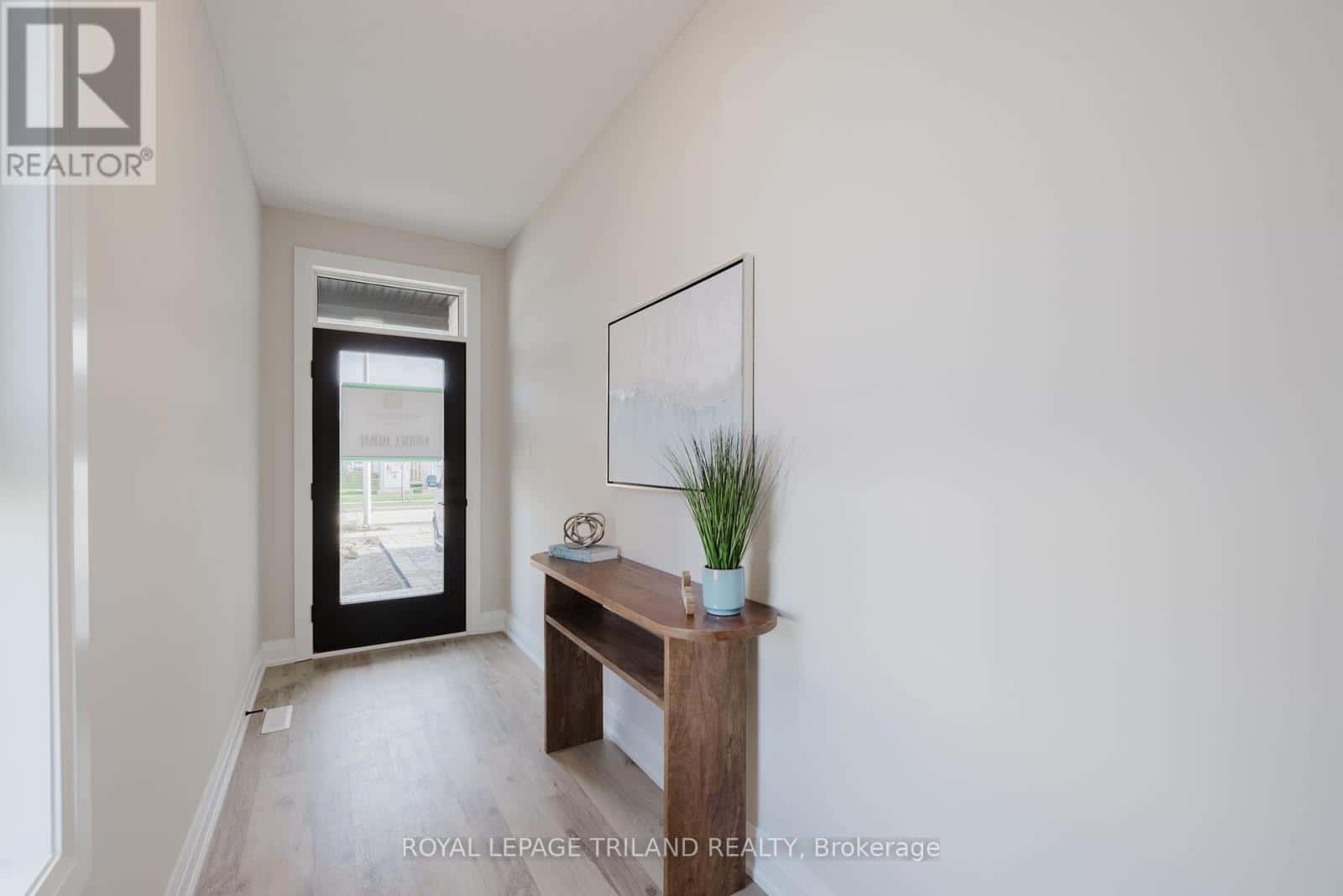 1867 DALMAGARRY ROAD — London North (North E), Ontario - Photo 4 of 42