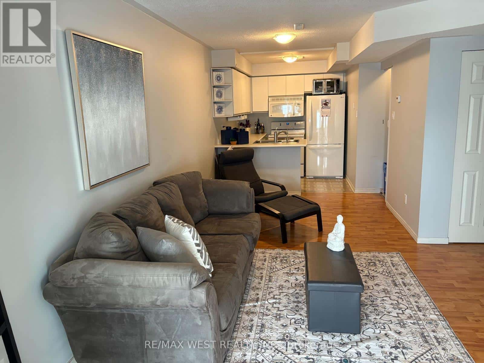 8A WYLIE CIRCLE — Halton Hills (Georgetown), Ontario - Photo 3 of 9