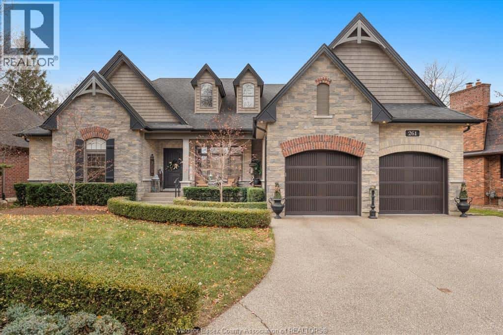 261 CORONADO DRIVE — Tecumseh, Ontario - Photo 2 of 50