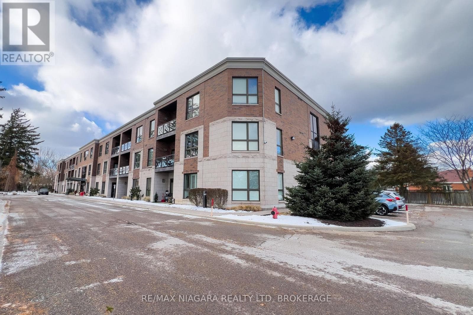 306 - 2799 ST. PAUL AVENUE — Niagara Falls (Stamford), Ontario - Main photo