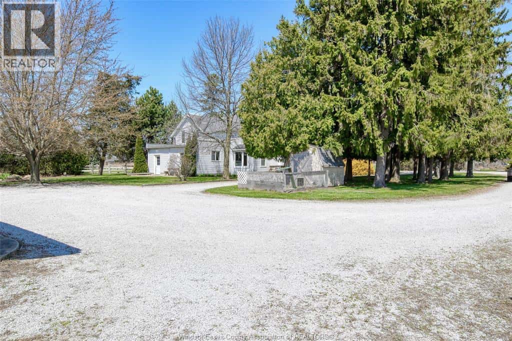 641 ROAD 3 — Kingsville, Ontario - Photo 3 of 43