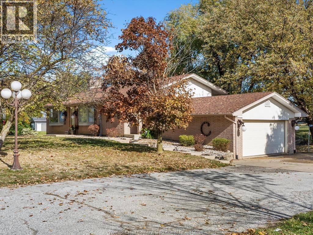 224 WEST PIKE CREEK — Lakeshore, Ontario - Main photo