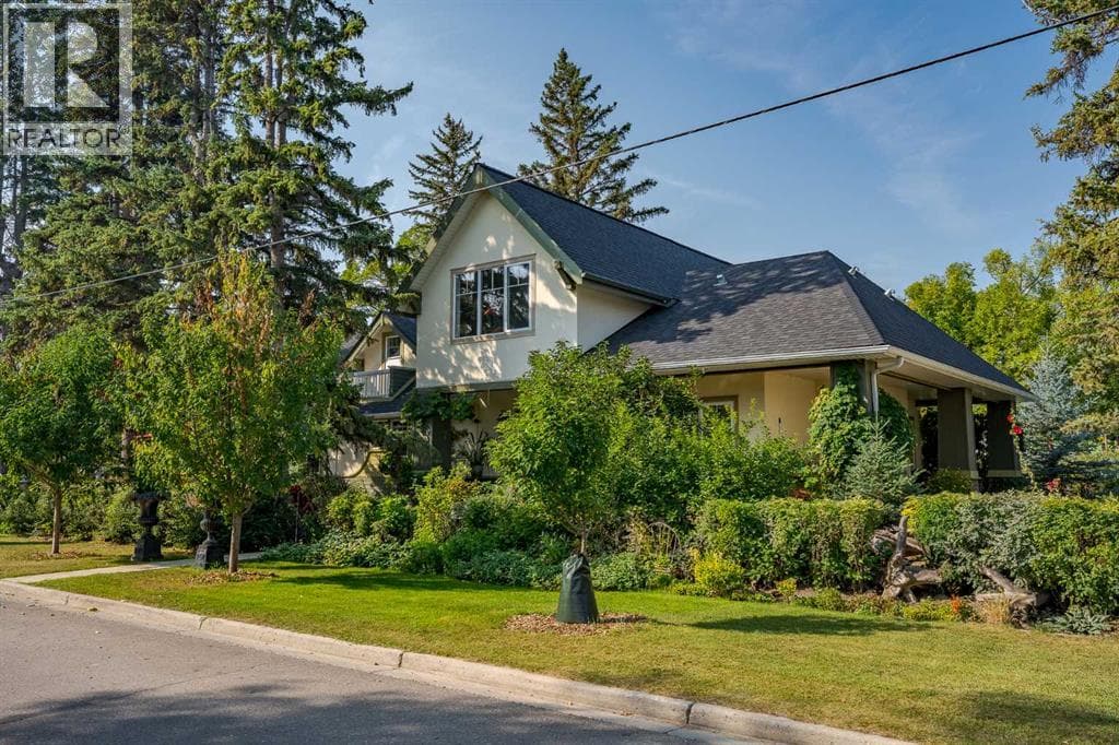 602 Macleod Trail SW — High River, Alberta - Main photo