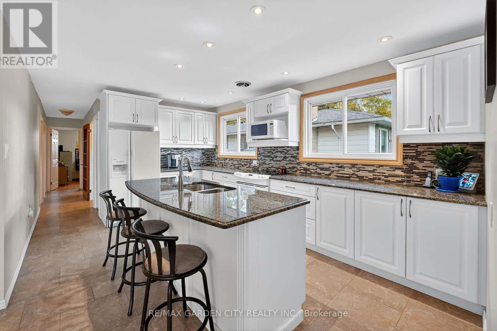 120 KINROSS STREET — Haldimand, Ontario - Photo 5 of 33