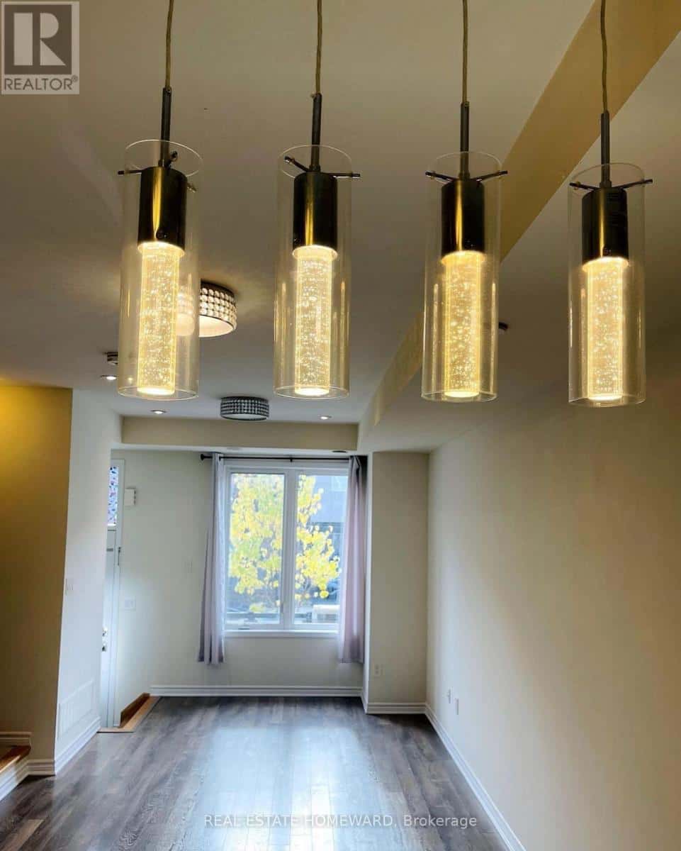 11 - 45 HERON PARK PLACE — Toronto (West Hill), Ontario - Photo 4 of 20