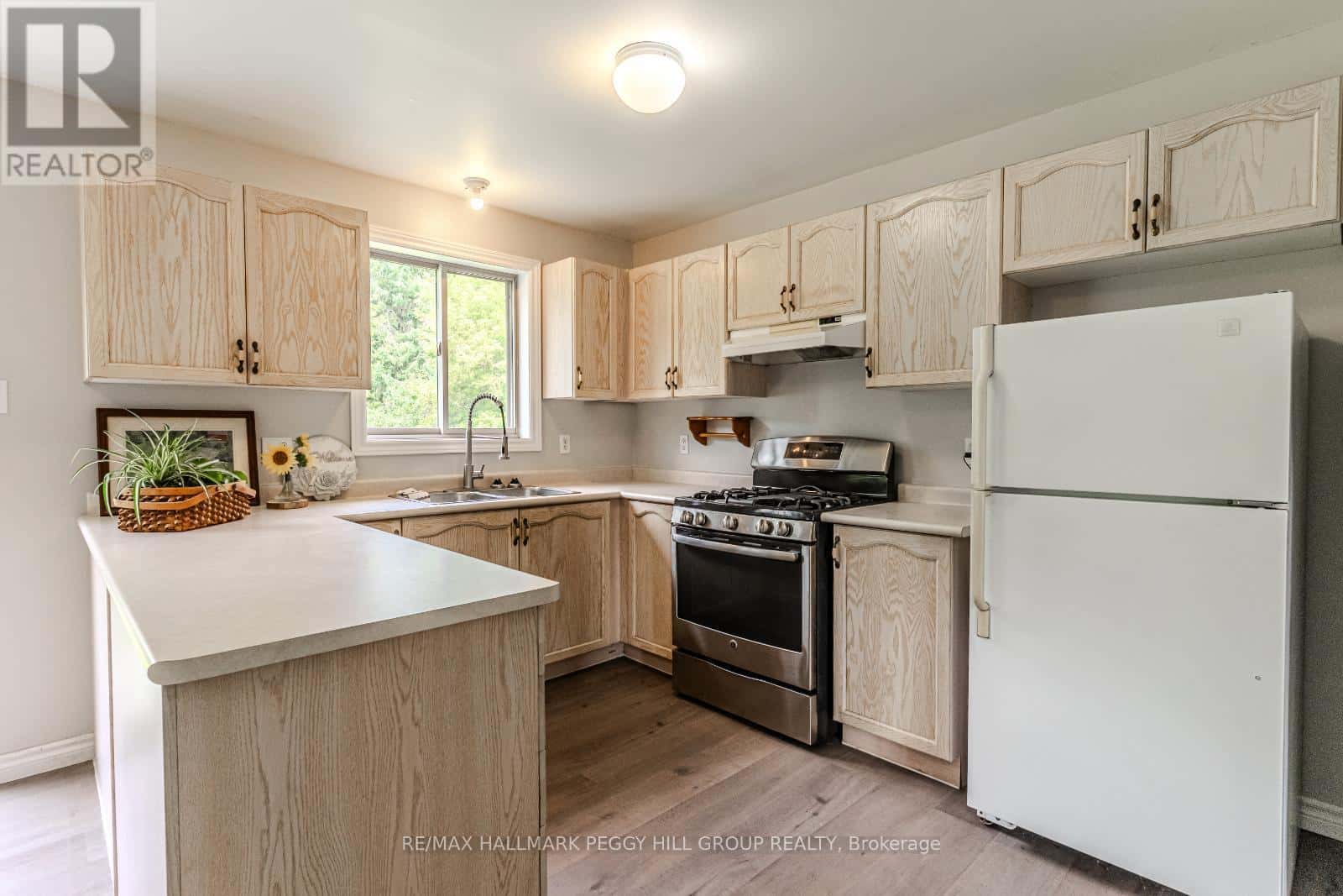 55 MARLOW CIRCLE — Springwater (Hillsdale), Ontario - Photo 3 of 16