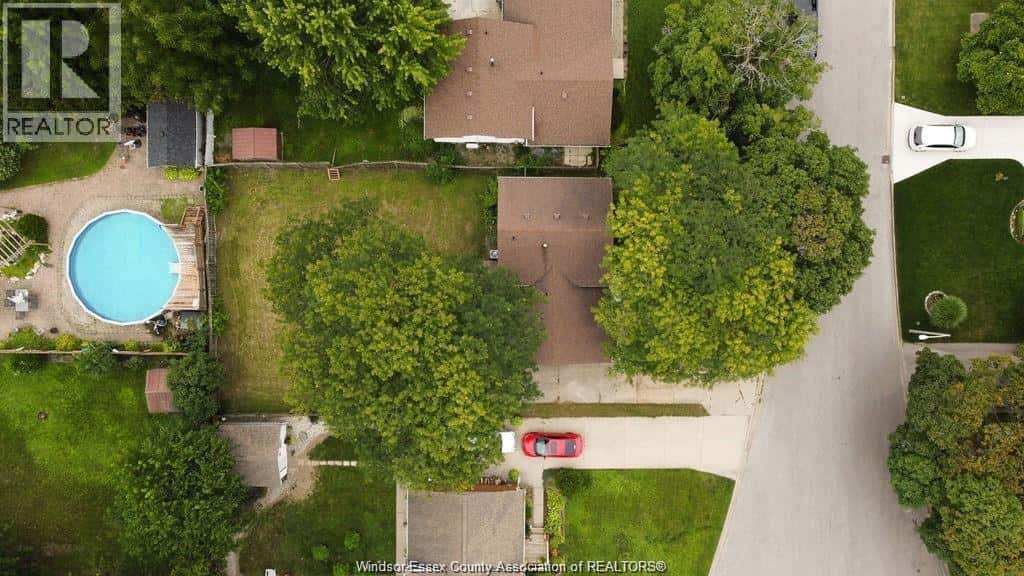 5440 LYNDON — Windsor, Ontario - Photo 2 of 21