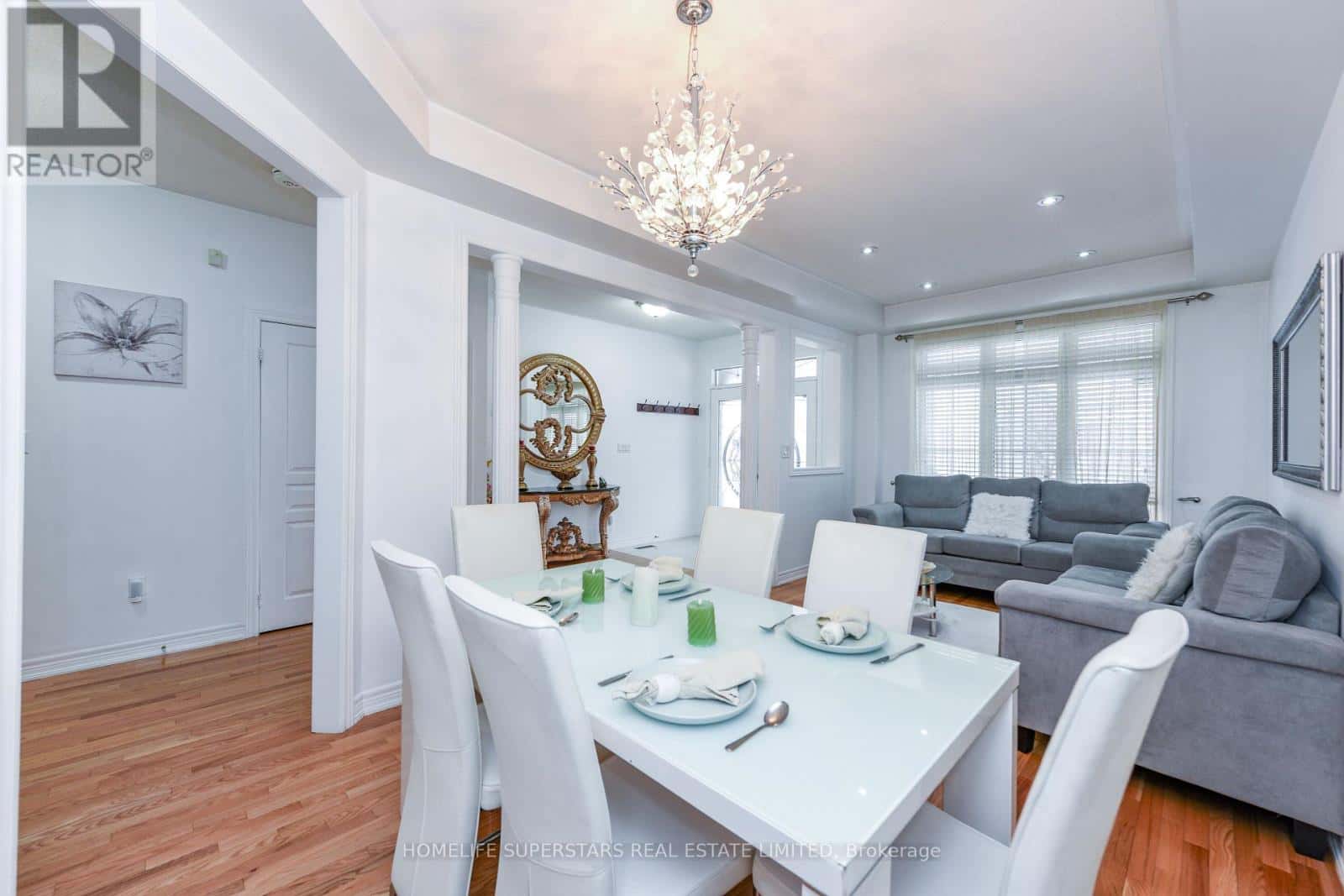 27 DOVEHAVEN CRESCENT — Brampton (Bram East), Ontario - Photo 2 of 44